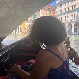 Meet your Posher, Olivia